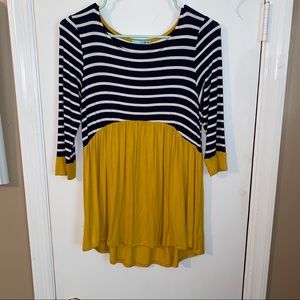 3/4 length navy and yellow blouse size small